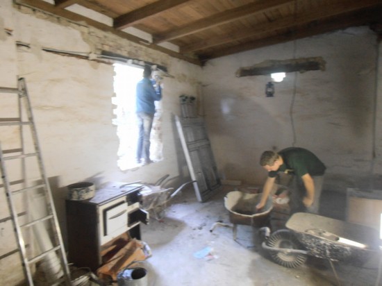 Drobek vyhloubala otvor pro první okno