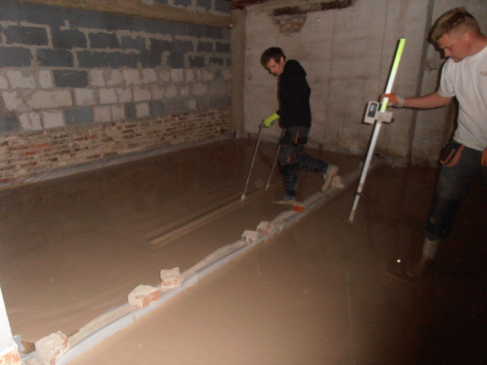 Laserové měření vrstvy a speciální promíchávání směsi.