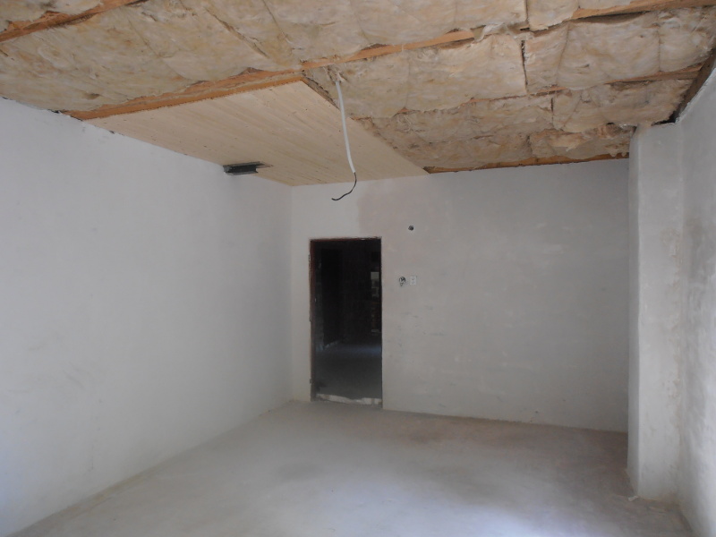 Zbývá dodělat strop a podlahu