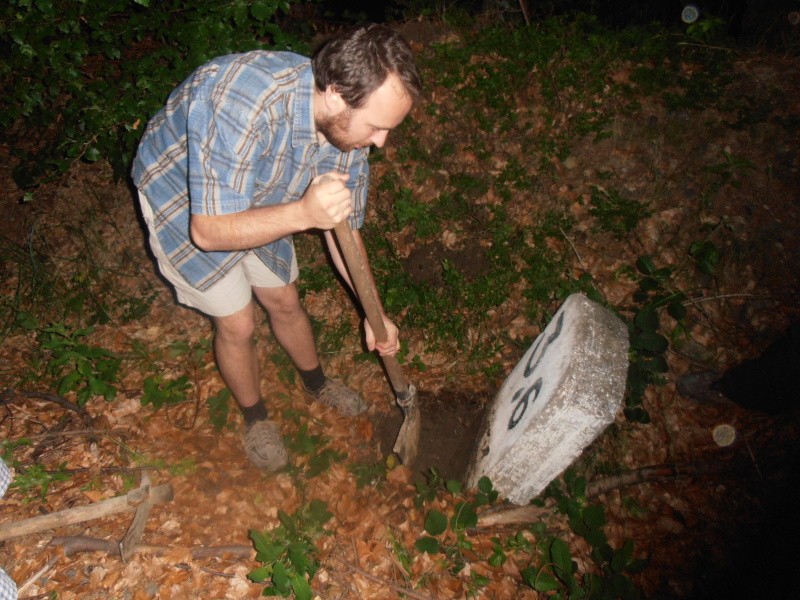 Před budovou jsme umístili hektometrovník z bývalé vlečky